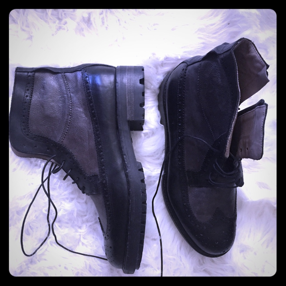 Corvari hand made low boots